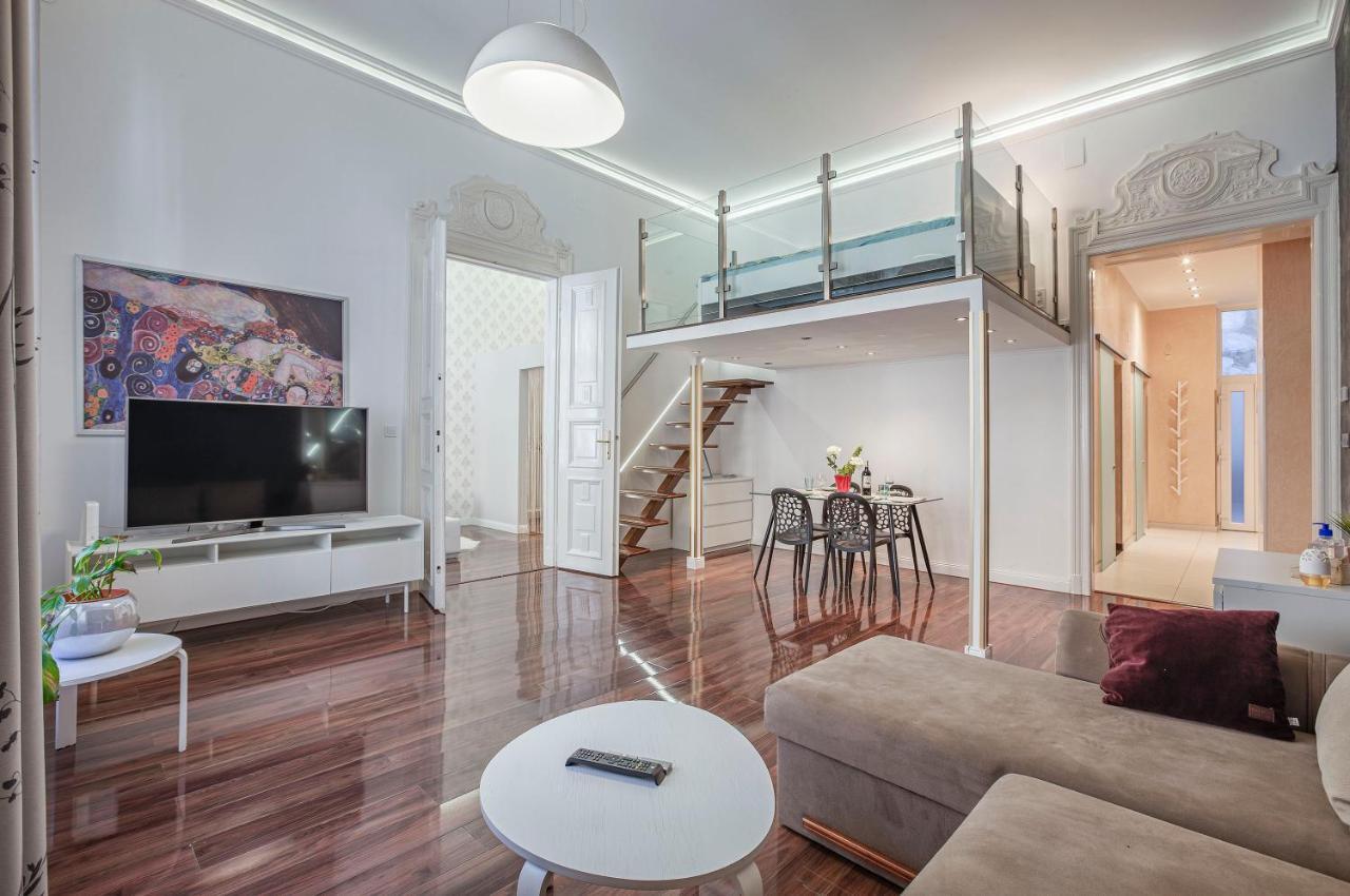 Luxury Art Deco Flat / Big Balcony Appartement Boedapest Buitenkant foto