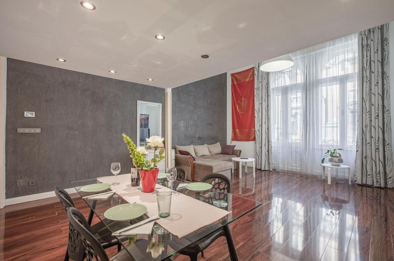 Luxury Art Deco Flat / Big Balcony Appartement Boedapest Buitenkant foto